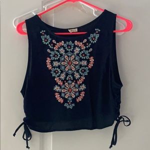 Hollister navy cropped tee (s)